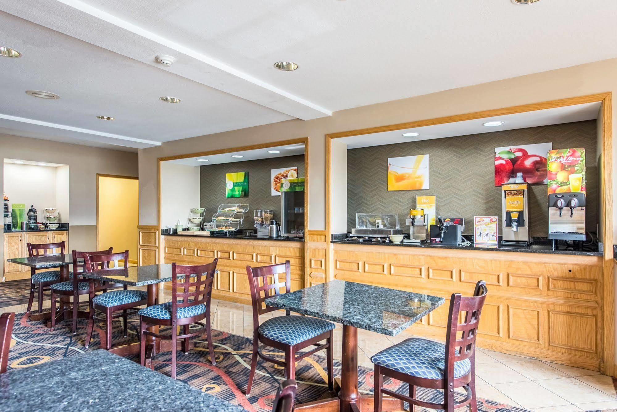 Cardinal Inn & Suites Muncie Dış mekan fotoğraf