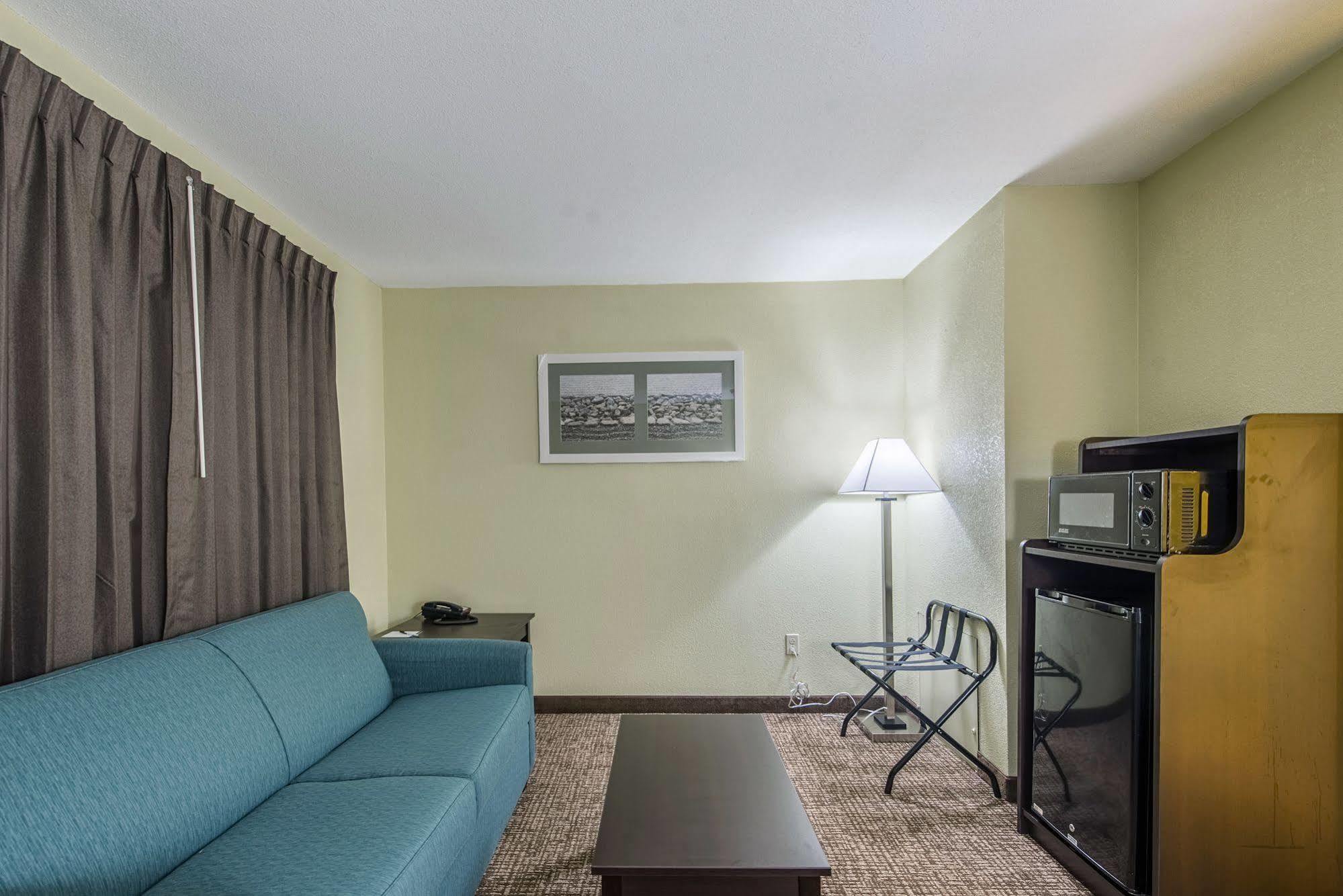 Cardinal Inn & Suites Muncie Dış mekan fotoğraf